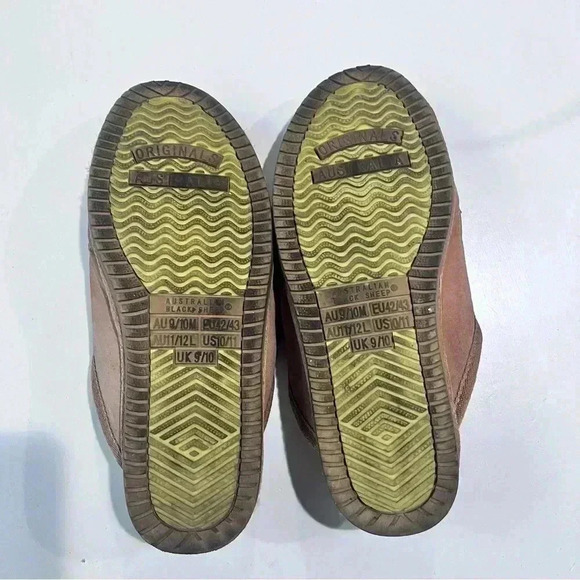 ORIGINALS UGG AUSTRALIA Suede Tan sheep Slip‎ on House Shoes Tan Men Size 10/11 - Picture 6 of 7